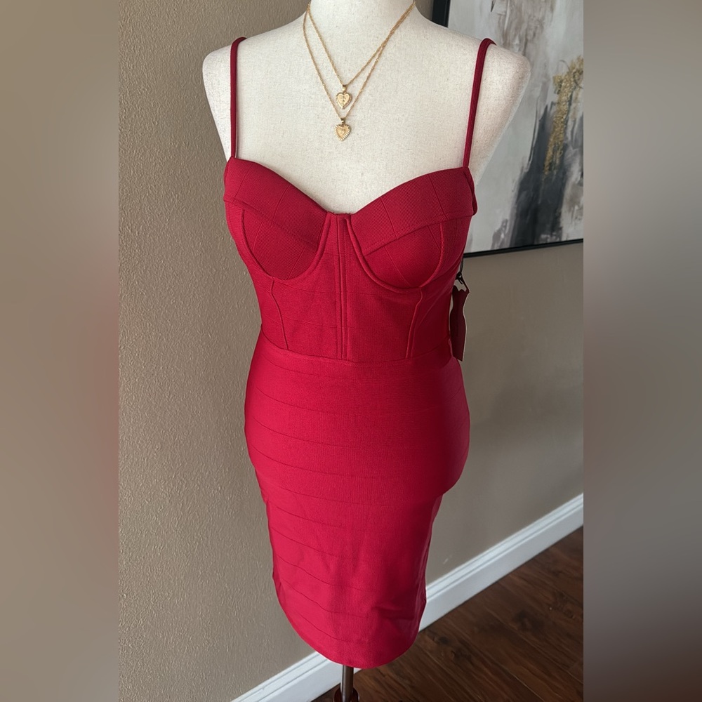 Elegant Red Bandage Dress - Picture 7 of 10